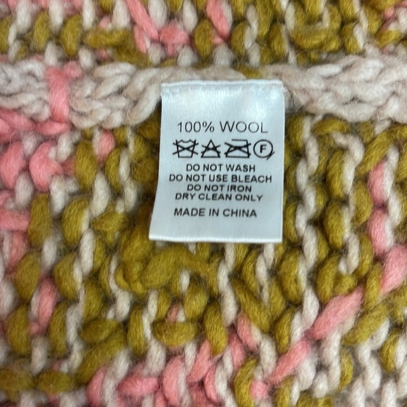 Amalialad 100% Wool cardigan - Picture 4 of 5